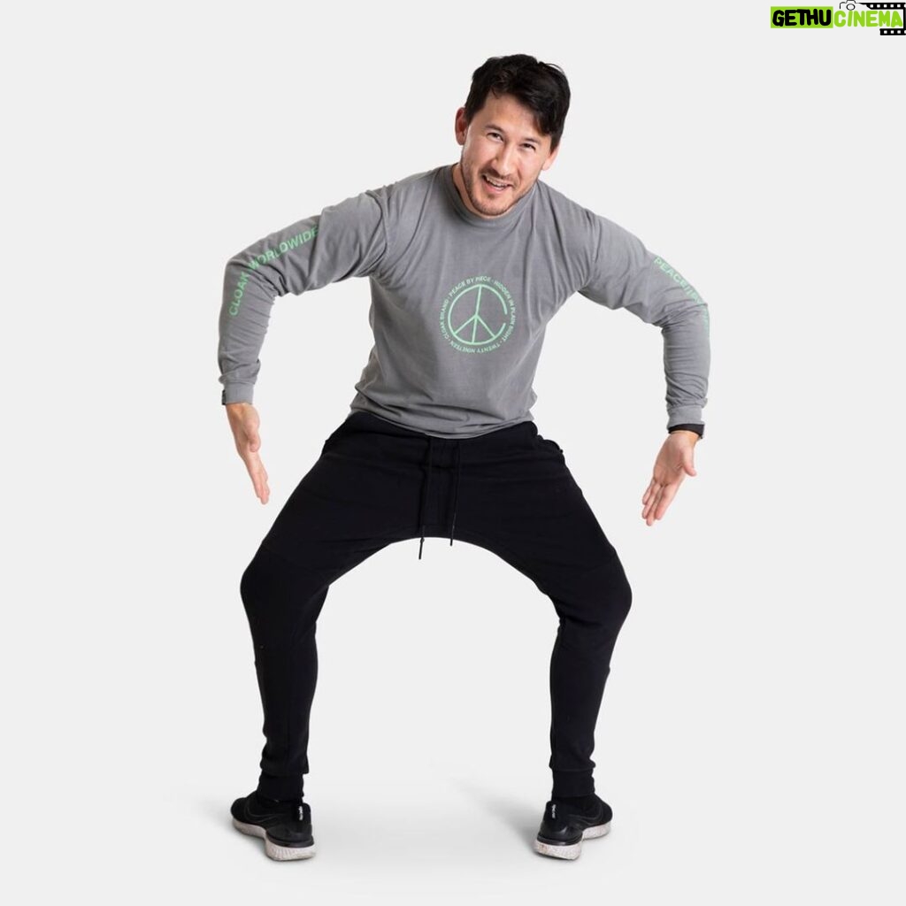 Markiplier Instagram - Unlike a certain small brain that shall not be named but will be tagged @jacksepticeye I look absolutely stunning in the new @cloakbrand collection. Swipe to see all the amazing looks! Link in BIO.