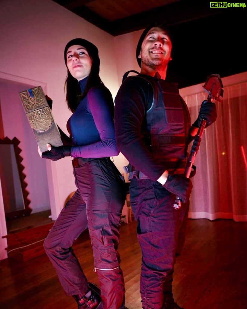 Markiplier Instagram - Partners in crime. Amy and I went on a Heist for Halloween.