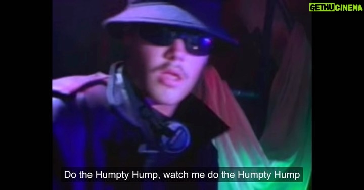 Marko Lehtosalo Instagram - Hiphopen 50 år! Det jag lyssnade på som ung pojk var fat boys, run dmc, beastie boys, digital underground där t om 2 Pac gästade. När hiphopen var galen glad partymusik. Det är hiphop för mig ❤️