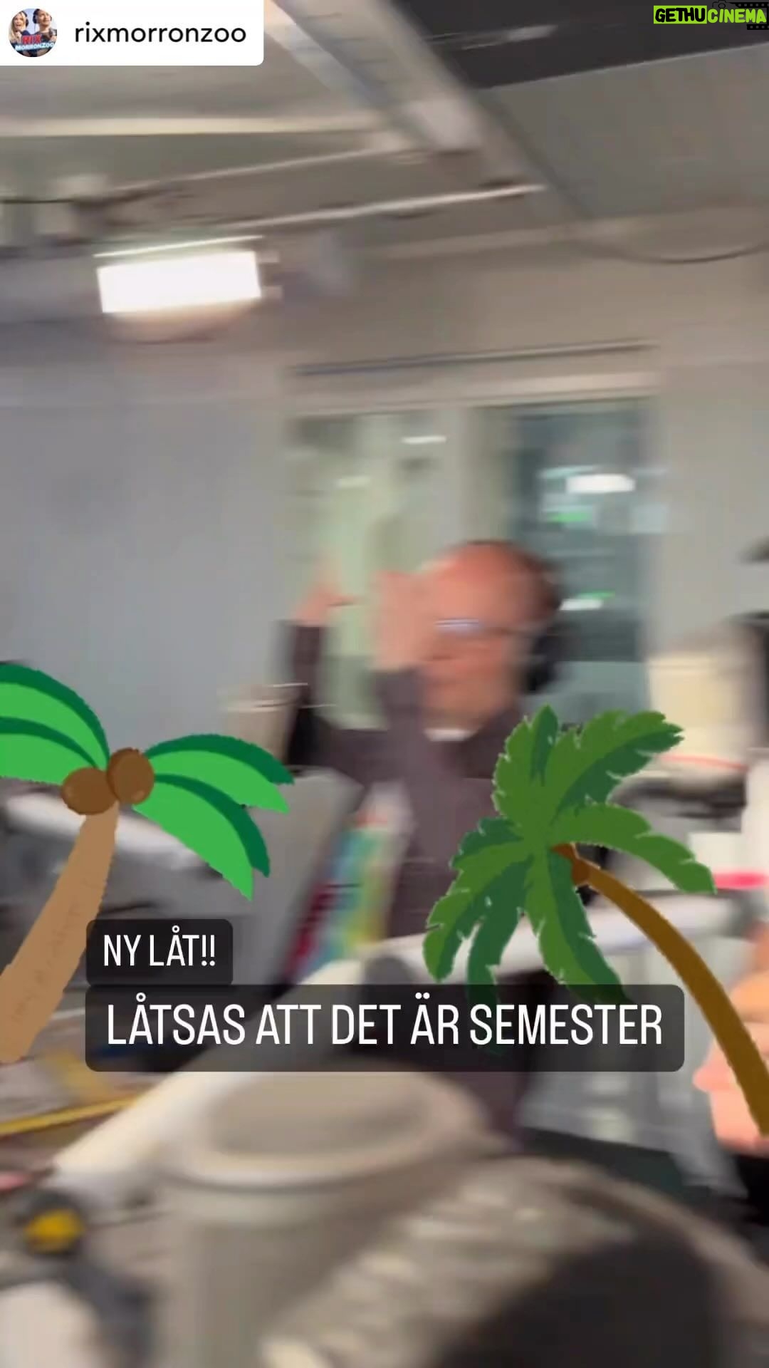 Marko Lehtosalo Instagram - Posted @withregram • @rixmorronzoo Markoolios nya låt ”Låtsas att det är semester” 😀☀️🌴🍹Sommarkänsla!! 👑😀💃Lägg till den på spellistan nu!! 🫶