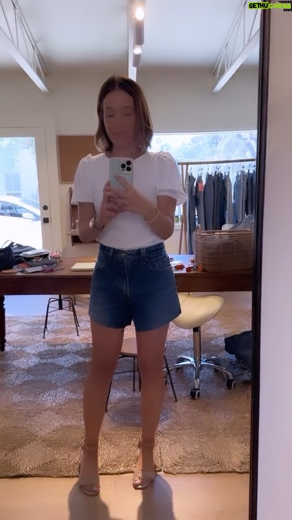 Marla Sokoloff Instagram - Come with me to get vintage customized shorts at @withlovelenny. 🤍