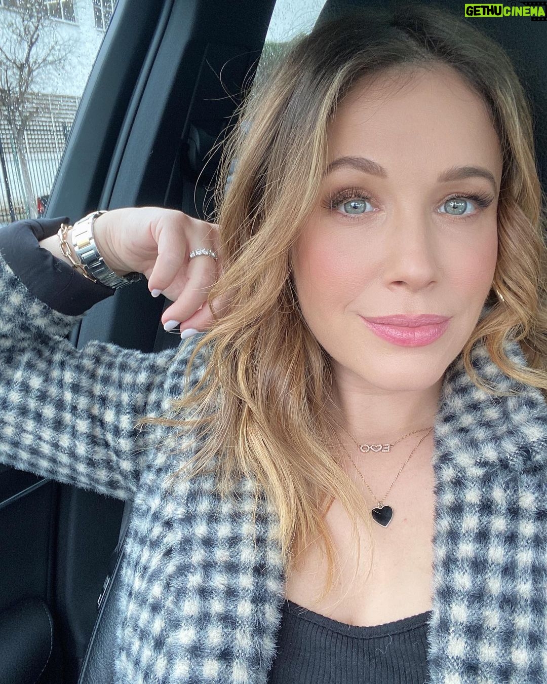 Marla Sokoloff Instagram - Yesterday’s press day look was so kindly created at the crack of dawn by two very talented women. (Trust me on the before.🧟♀️) @susielynnmakeup & @ashleyrayhair so grateful to you both! Dress was @rachelpally & my coat is @loft. 🖤🤍🖤