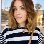 Marla Sokoloff Instagram - Short hair summer. ✂️