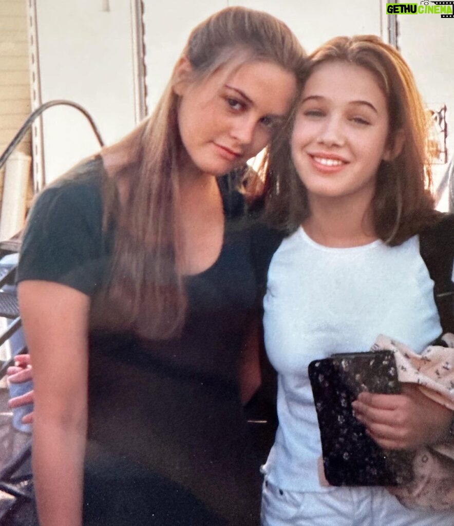 Marla Sokoloff Instagram - When people ask me if I was really a bad girl or just played one on tv. 😎 - - - > 🚬 With the lovely @aliciasilverstone : 🎥: True Crime (1995) . . #tbt #throwbackthursday #90s #90smovies #smoking #smokingisbad #dontsmokekids #truecrime #throwback
