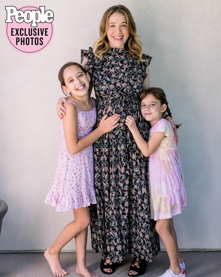 Marla Sokoloff Instagram - One…💗 Two… 💗 THREE! 💗 Ahhh! Our sweet surprise little lady coming early 2022. 🍼 . . Thank you @people for helping me share my little secret. Link in bio. 📸: by my amazingly talented friend @stephanielorenphotography . . #babynumber3 #baby #babygirl #girlmom #stephanielorenphotography