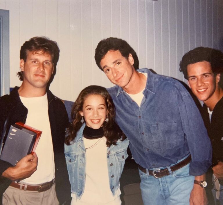 Marla Sokoloff Instagram - My very first episode of Full House was also one of the most memorable. I was walking back to my dressing room after rehearsal, when I heard a voice inviting me to have dinner with the cast. It was Bob. I couldn’t believe it. As he drove us to Jerry’s Deli, I remember sitting in the back seat with @jodiesweetin, while Freedy Johnston’s Bad Reputation played at full blast through his car speakers. Every time I saw him thereafter, his genuine kindness was ever present. It was a solid through line of his personality. That was just who he was. One of a kind, always for the laugh, but managed to do it with a whole lot of heart. You will be missed by so many, Bob. Sending so much love to my Full & Fuller House family, your three girls and Kelly. 🖤Xox