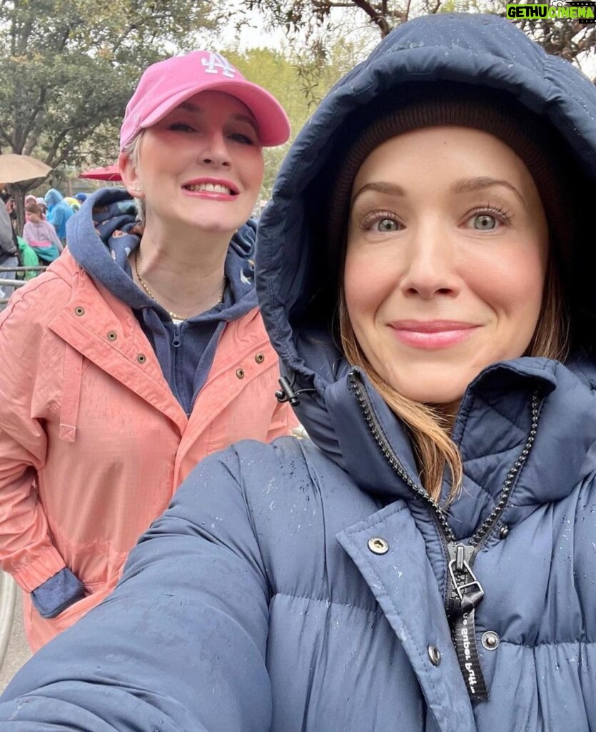 Marla Sokoloff Instagram - When your bestie comes into town and says, “wanna go to Disneyland in the pouring rain on a Tuesday?” You put your big girl poncho on and go. ☔️🌧️