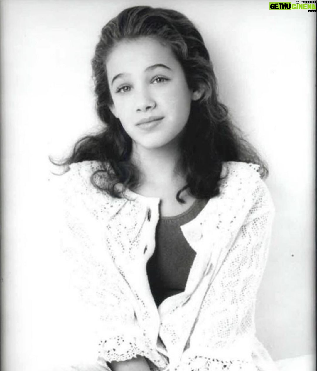 Marla Sokoloff Instagram - Dear Young Me, Please don’t tweeze your eyebrows, you will live to regret it. With love, Your Older and Wiser Self 🤦🏻♀️ . . . #tbt #throwbackthursday #headshot #firstheadshot #90s #eyebrows
