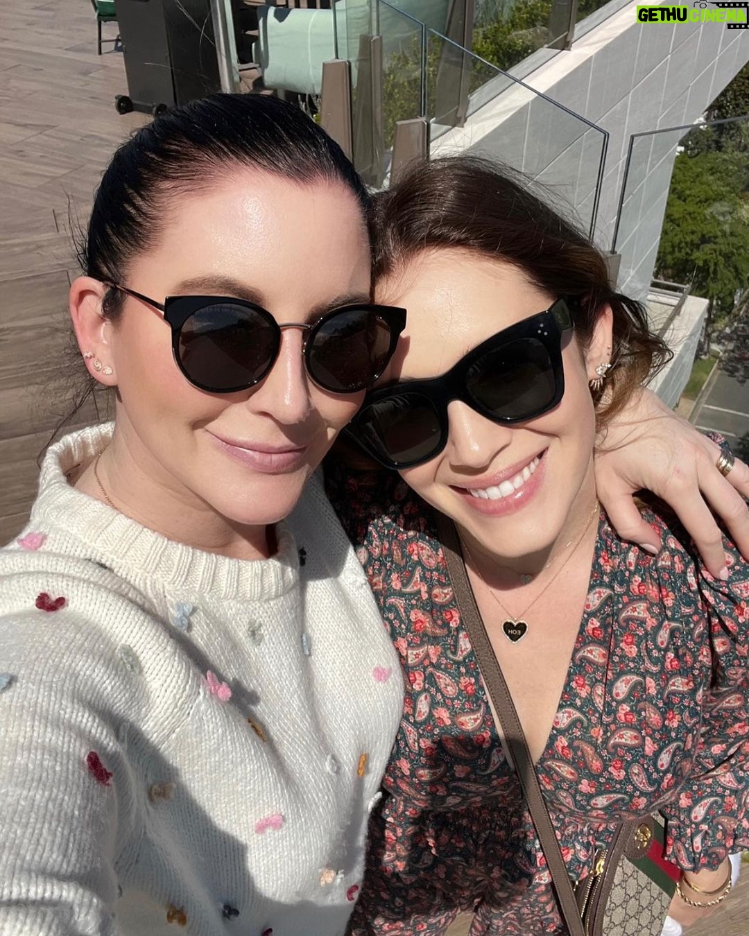 Marla Sokoloff Instagram - I have one girl on my mind today. Do me a favor and send some love and prayers to the strongest person I know and her beautiful family. 💗 @thehomeedit @cleashearer @johnshearer