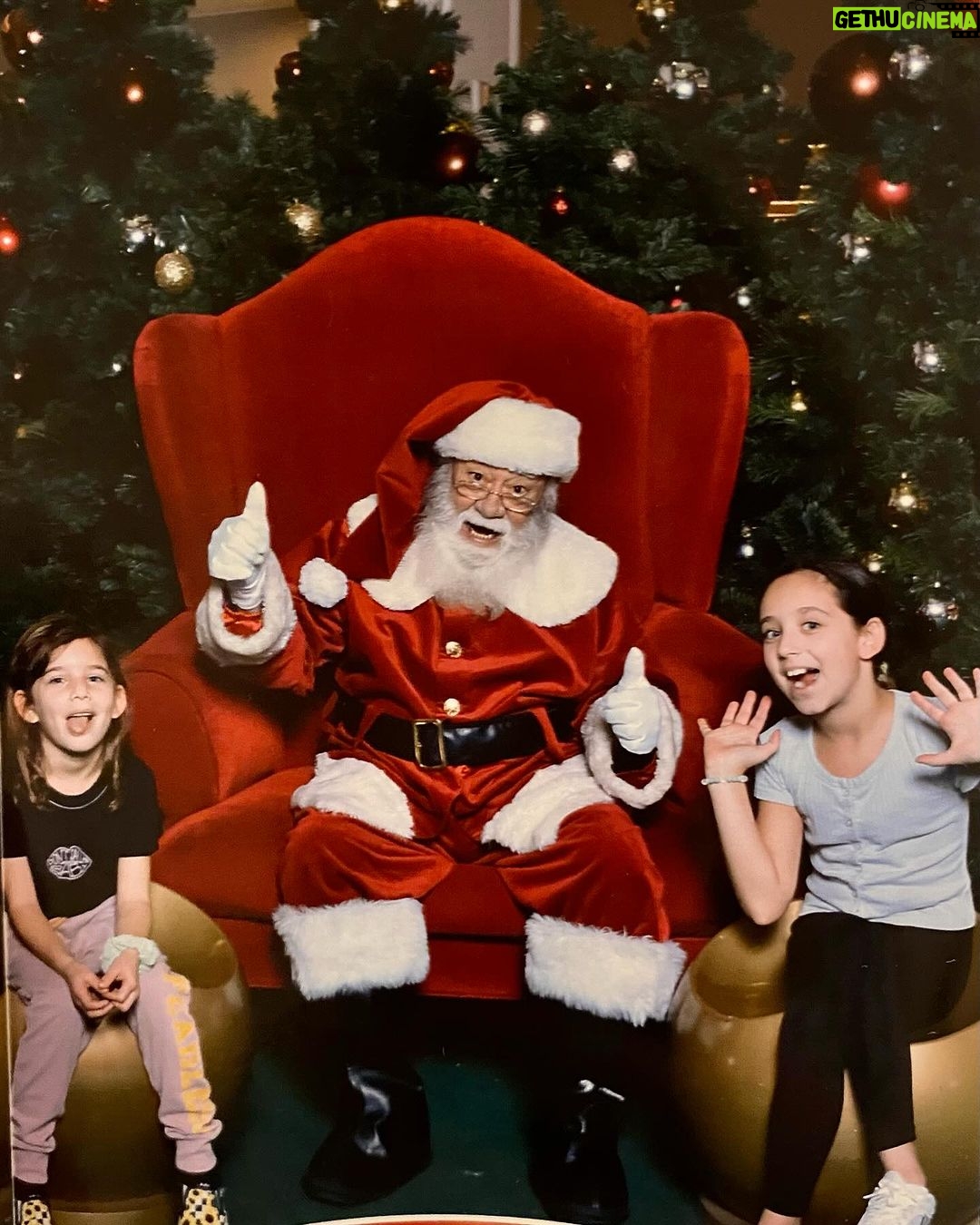 Marla Sokoloff Instagram - You better watch out…you better not cry. 🫣🎄🎅🏻 Happy Holidays from the Puro sisters!