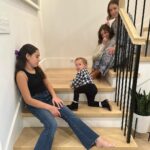 Marla Sokoloff Instagram - This is a story about a mom who only wanted one picture with her daughters. *spoiler alert: the little one refuses to be in photos with us. #happythanksgivng #thanksgiving #momsanddaughters #girlmom #sisters