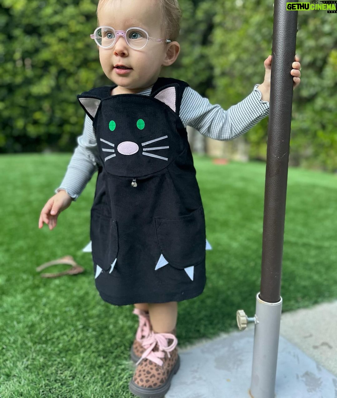 Marla Sokoloff Instagram - Taylor Swift, black cats, and a… Frappuccino. Also, Harper apparently hates Disneyland and Halloween what am I gonna do? #halloween #halloweencostume #halloween2023 #familycostume
