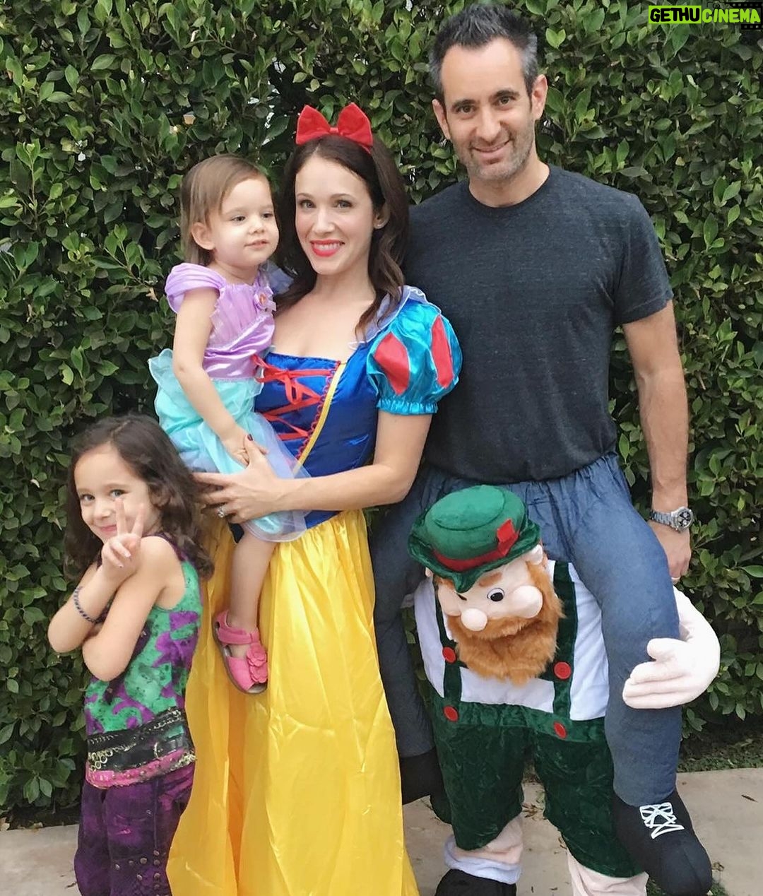 Marla Sokoloff Instagram - This is Halloween. ☠️