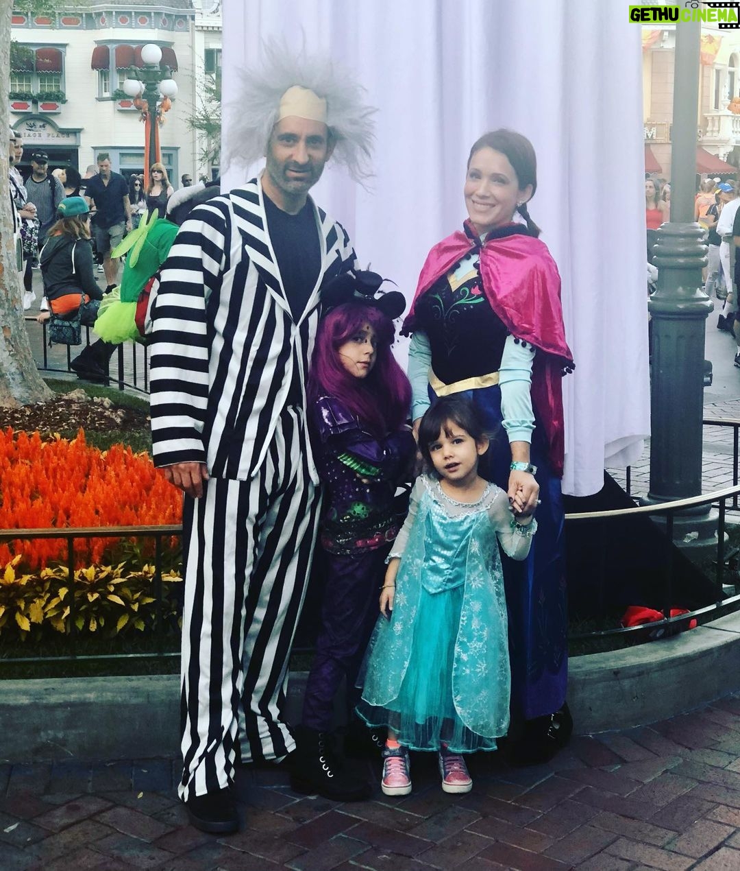 Marla Sokoloff Instagram - How will I embarrass @alecpuro this year? Any guesses? 🤭 #halloween
