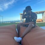 Marlon Wayans Instagram - When life gave me lemons…. I said naaaaah. I’m making lemonade, lemon water and lemon cake 🧁 life is perspective and choices… so i choose a smile as long as i breathe.
