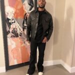 Marlon Wayans Instagram - HELP! A. All black or B. Tan