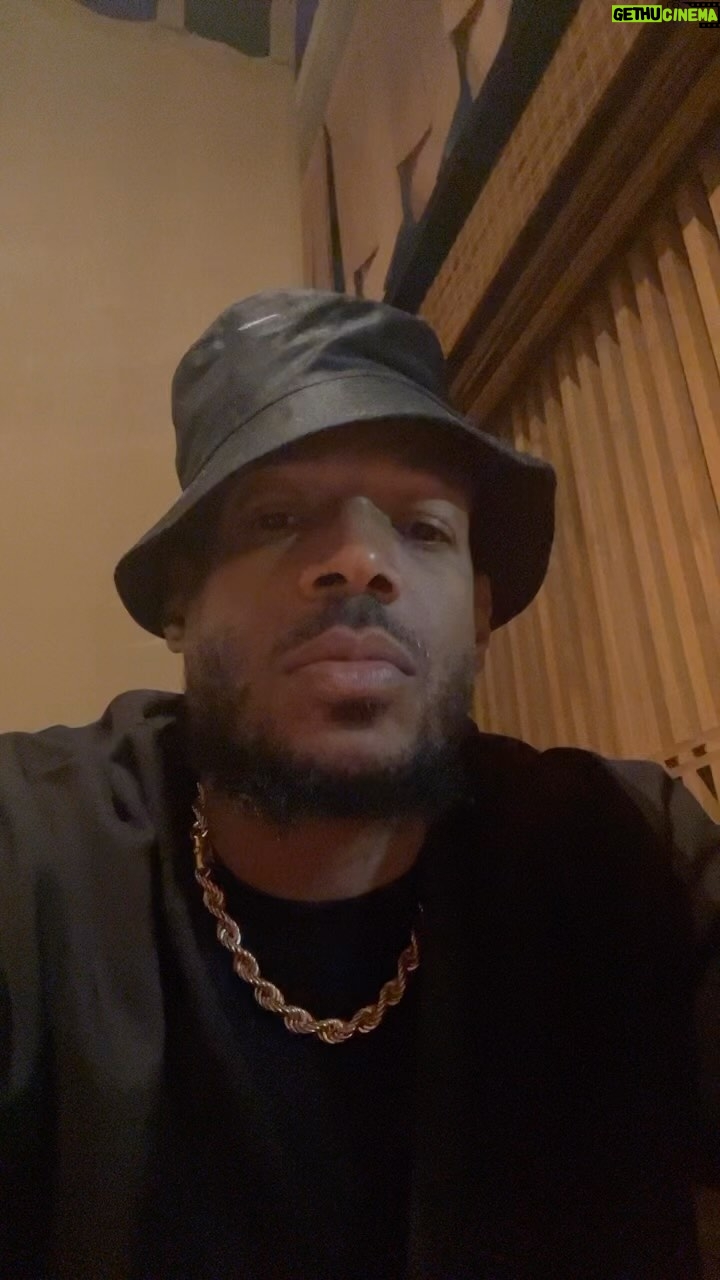 Marlon Wayans Instagram - L.A. BURBANK! I’m at @flapperscomedy this THURSDAY & FRIDAY. GET TIX NOW!!!