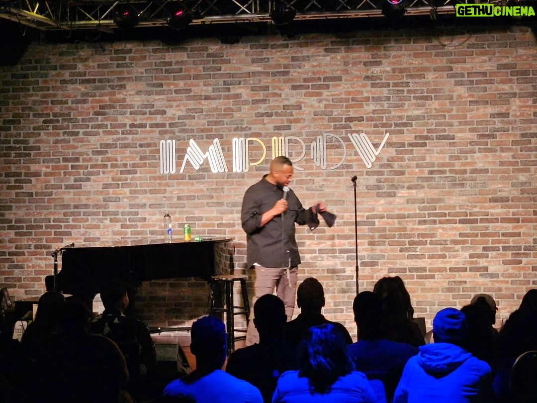 Marlon Wayans Instagram - The great @marlonwayans crushing two sold out Main Room shows tonight! #hollywoodimprov #comedy Hollywood Improv