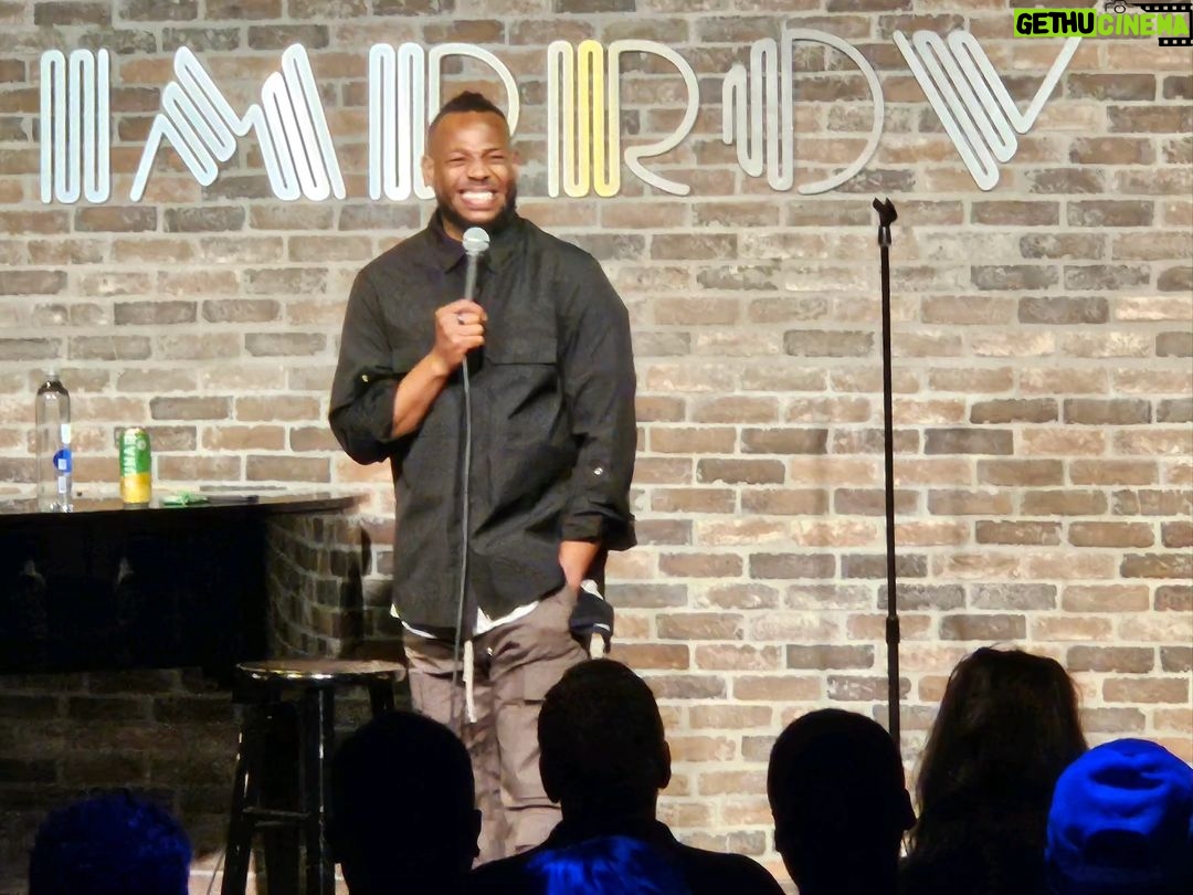 Marlon Wayans Instagram - The great @marlonwayans crushing two sold out Main Room shows tonight! #hollywoodimprov #comedy Hollywood Improv