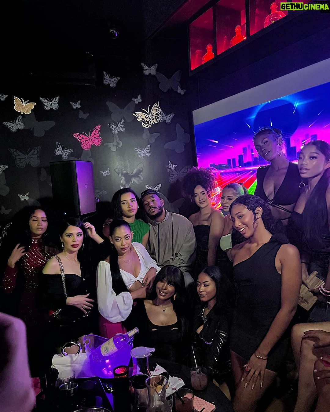 Marlon Wayans Instagram - Oh what a night!!! @pinktaco it’s UP!!!