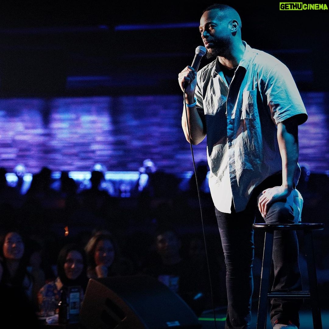 Marlon Wayans Instagram - Next weekend! 💥 Marlon Wayans is back in Waikīkī for two incredible nights of comedy! Tickets are selling fast - grab yours today. 🤙 Presented by 93.9 The Beat (@939beat) 📸 creds | Alden Fukushima (@alden_fukushimaphotos) Blue Note Hawaii