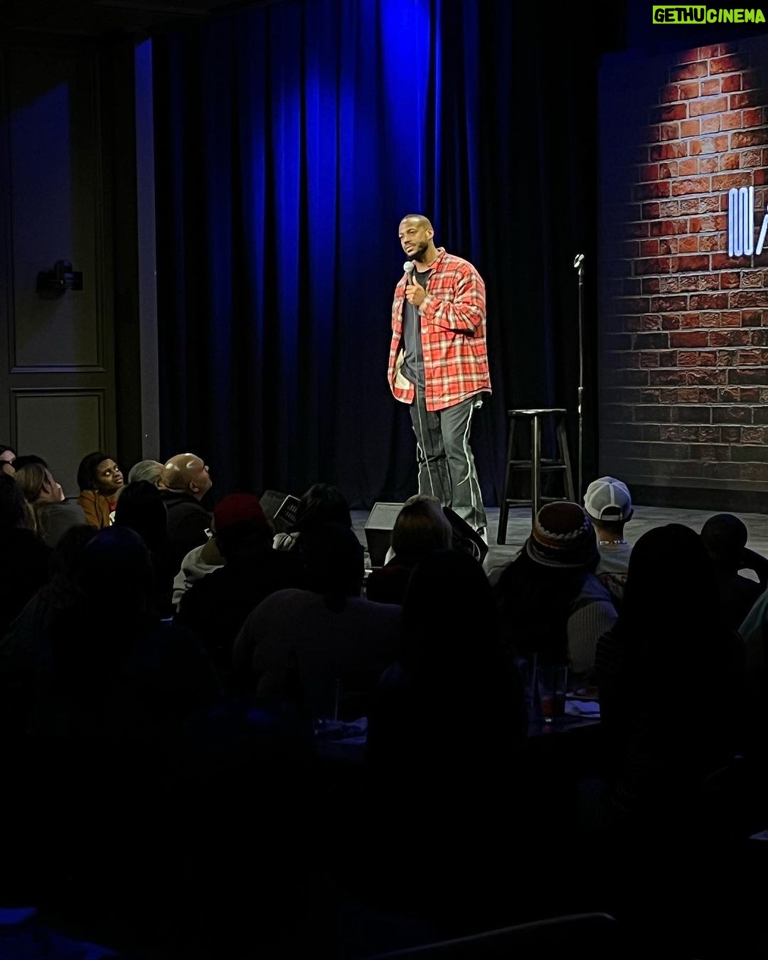Marlon Wayans Instagram - It’s a great night at the #breaimprov with the hilarious @marlonwayans! There’s still a few tickets left for tomorrow night. Get yours now! 🎟️improv.com/Brea