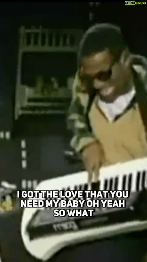Marlon Wayans Instagram - Sometimes i Watch old episodes of things I’ve done and I’m like this dude is OUT OF CONTROL! Come see me LIVE December 30th at @goodnightscomedy And then ATLANTA! Sunday December 31st at @cocacolaroxy AFTER PARTY SUITS & SNEAKERS @celaviatl