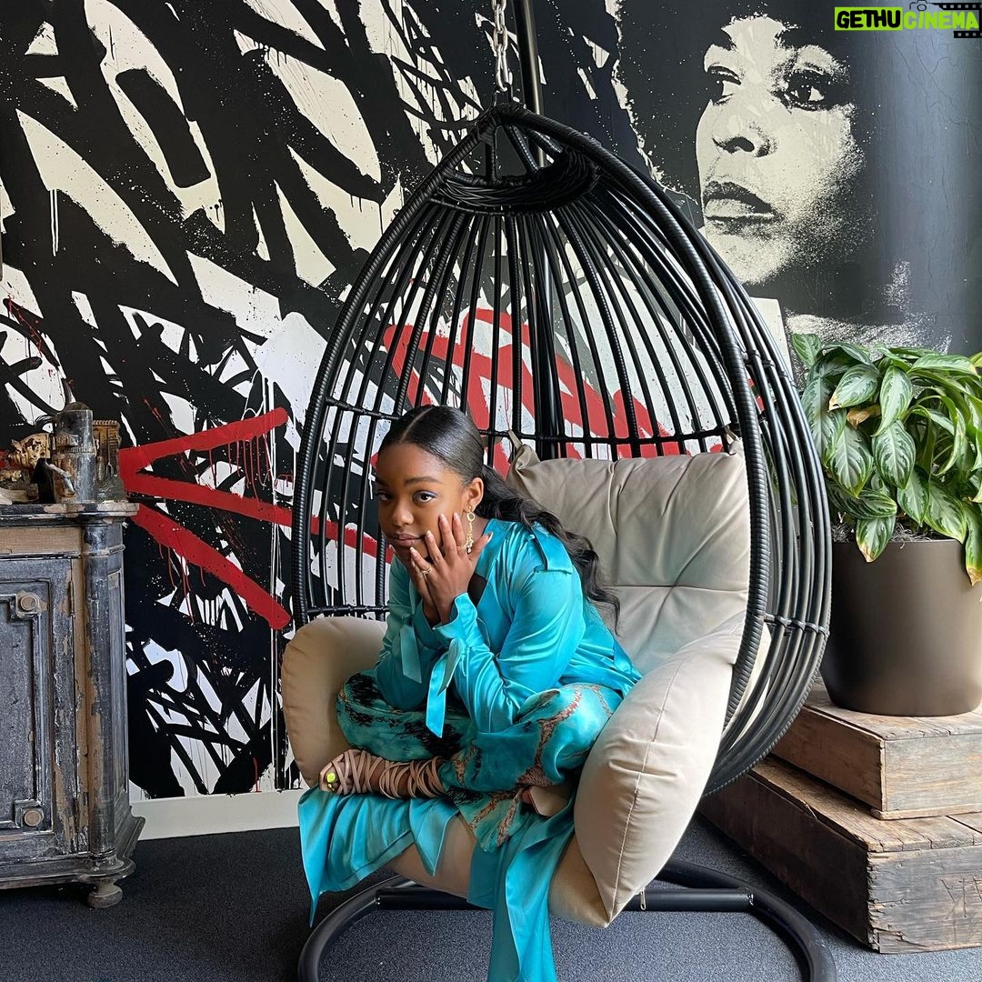 Marsai Martin Instagram - I have been trying to find the perfect financial literacy project for years now. How many of y’all learned about money and finances through trial and error? In my opinion, There are not a lot of books or resources that breaks the information down into small enough bites that we can fully understand. Especially teens like me that our preparing for adulthood. So I teamed up with Verizon Media’s In The Know for a six-part campaign called “Money With Marsai Martin.” I spoke with all types of dope people and leaders with various areas of financial expertise to hear their stories and learn how to make your money work best for you. (even at my age😉) For the next six weeks, episodes come out every Tuesday. Hope you learn as much as I did!!🤎🤑