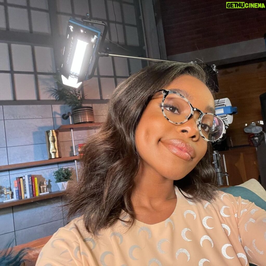 Marsai Martin Instagram - I have been trying to find the perfect financial literacy project for years now. How many of y’all learned about money and finances through trial and error? In my opinion, There are not a lot of books or resources that breaks the information down into small enough bites that we can fully understand. Especially teens like me that our preparing for adulthood. So I teamed up with Verizon Media’s In The Know for a six-part campaign called “Money With Marsai Martin.” I spoke with all types of dope people and leaders with various areas of financial expertise to hear their stories and learn how to make your money work best for you. (even at my age😉) For the next six weeks, episodes come out every Tuesday. Hope you learn as much as I did!!🤎🤑