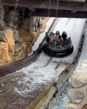Marsha Thomason Instagram - I could be balling my eyes out crying in this photo, but I’m actually laughing my head off on Grizzly River Run, my all time favorite ride @californiaadventurepark. Boy do I love that ride!!