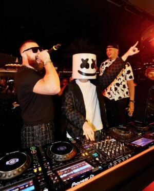 Marshmello Instagram - Congrats to the @chiefs on the back to back win and my brothers @patrickmahomes @killatrav @tommy_townsend , happy we were able to celebrate the dynasty properly at @xslasvegas last night!