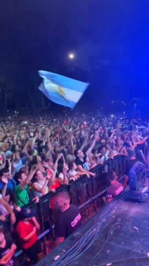 Martín Fabio Instagram - Ayer participamos de la 1ra edición de la  @fiestadelcubanito en #bahiablanca 
Muchas gracias por el fiestón que metieron 👋👋👋
Que sea la primera de muchas! #fiestadelcubanito