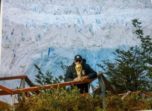 Martín Fabio Instagram - Feliz 2do messiversario Argentina🇦🇷
El que es campeón festeja donde y como quiere! @elcalafatetierradeglaciares @visionpatagonia 📸