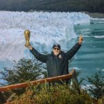 Martín Fabio Instagram - Feliz 2do messiversario Argentina🇦🇷 El que es campeón festeja donde y como quiere! @elcalafatetierradeglaciares @visionpatagonia 📸