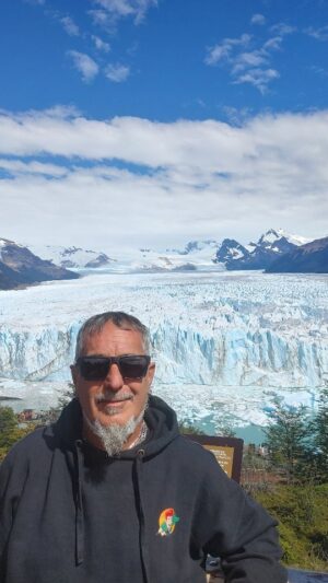 Martín Fabio Instagram - De las maravillas naturales más increibles del mundo 
Una pared de 80 mts de hielo milenario regalándonos un momento único! #glaciarperitomoreno #elcalafate 🇦🇷 #tierradeglaciares