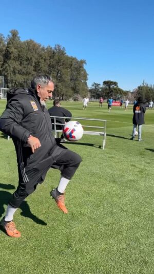 Martín Fabio Instagram - El @monokpg en acción. 

@parenlamanok vs @afa_estudio