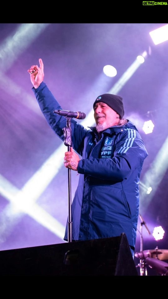 Martín Fabio - 3.4K Likes - Muchas gracias Quilmes, tocar con @kapangasok para la ciudad que nos vió nacer hace 28 años es algo que me llena de orgullo! los quiero gratiiiiiii vecinooooos!!!!! #quilmes #laperladelconurbano