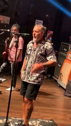 Martín Fabio Instagram - Anoche hubo celebración en el @teatroflores 
#A25AñosDeLaRealidad @kapangasok los quiero gratiiiii mi genteeee!!!