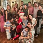 Martha Nowill Instagram - -tentando uma foto com a bisa -o anjo e os bem-casados -max acabado deitado onde ele mais gosta (um bom chão de taco) -tentando uma foto com a vó -bastidores peçinha -descida do menino jesus cheia de amor e que poderia estar um tico mais afinada -netos e bisnetos com o papai-noel -guardanapinhos suecos comprados em paris - o dia seguinte com os Braga -um brie folhado que acabou em 4 minutos -felizes no natal, faltou uma foto com meu pai ❤️