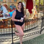 Martha Nowill Instagram - um dia, qdo vcs crescerem, estiverem letrados e tiverem autorização para fuçar no instagram (se essa rede ainda existir), vcs vão descobrir que eu esperei vcs dormirem para rachar meio litro de milkshake de morango com o pai de vcs. eu sei, muita sacanagem.