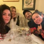 Martha Nowill Instagram - Essa viagem, além de um respiro importante, (aquelas tomadas de ar que a gente pega antes de atravessar um piscina semi-olímpica, aqui no caso a piscina é só a vida mesmo), foi tb um reencontro com minha cidade (eu morei em Paris por quatro anos qdo era pequena) e um encontro com pessoas queridas e especiais. O @luizfcbraga viajou pensando que era uma lua de mel, mas eu tava num relacionamento mais aberto mesmo. @#😱❤️Merci mes amis @fernandoeichenberg @jsuaudeau @eulusoares @carolalckmin @azevedo_cica @patacamposmello @mariafernandacandidooficial e Maria! Hôtel du Nord