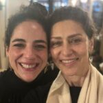 Martha Nowill Instagram - Essa viagem, além de um respiro importante, (aquelas tomadas de ar que a gente pega antes de atravessar um piscina semi-olímpica, aqui no caso a piscina é só a vida mesmo), foi tb um reencontro com minha cidade (eu morei em Paris por quatro anos qdo era pequena) e um encontro com pessoas queridas e especiais. O @luizfcbraga viajou pensando que era uma lua de mel, mas eu tava num relacionamento mais aberto mesmo. @#😱❤️Merci mes amis @fernandoeichenberg @jsuaudeau @eulusoares @carolalckmin @azevedo_cica @patacamposmello @mariafernandacandidooficial e Maria! Hôtel du Nord