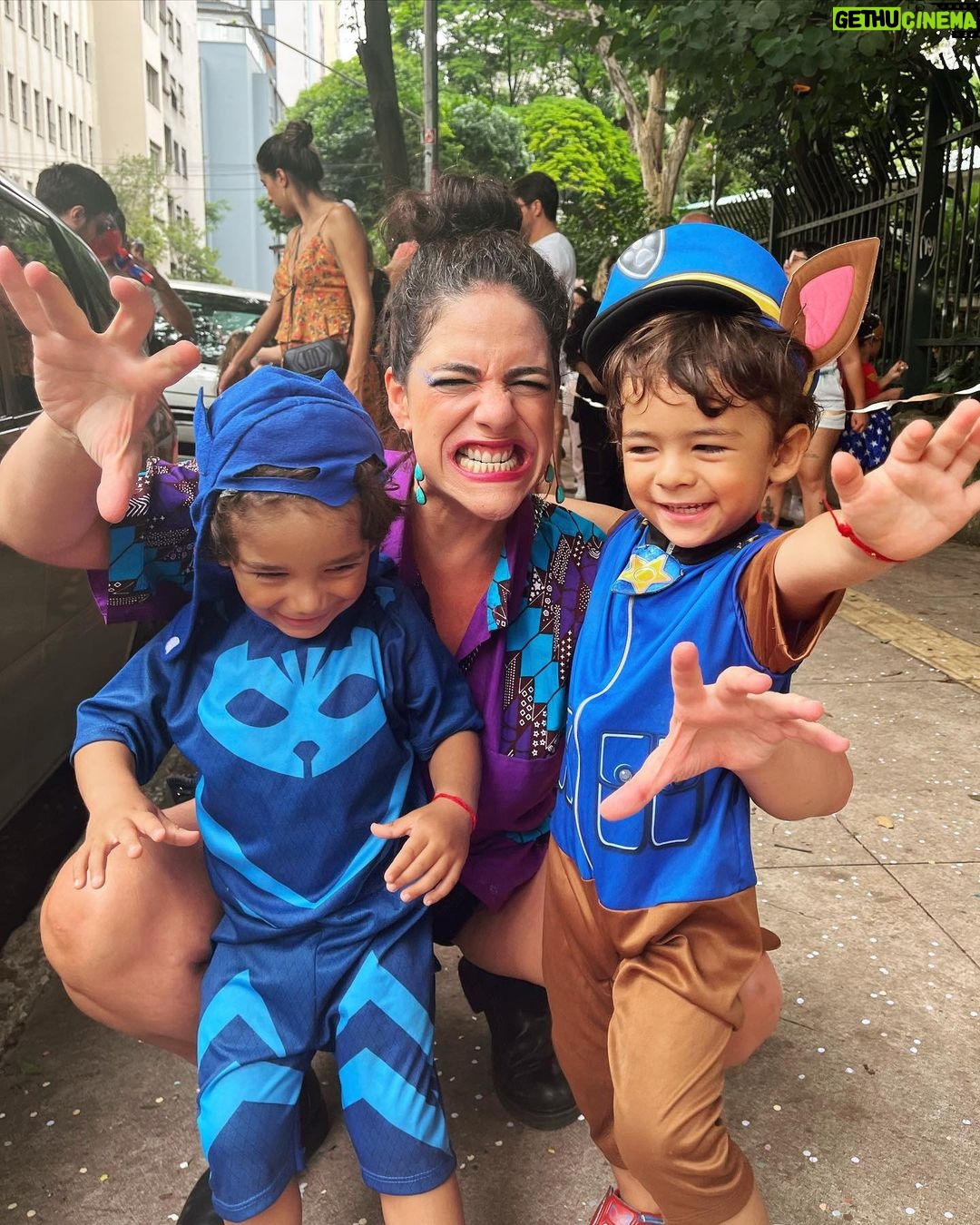 Martha Nowill Instagram - charanguinha charanguinhers charanglitters 💜 @charangadofranca Praça Rotary