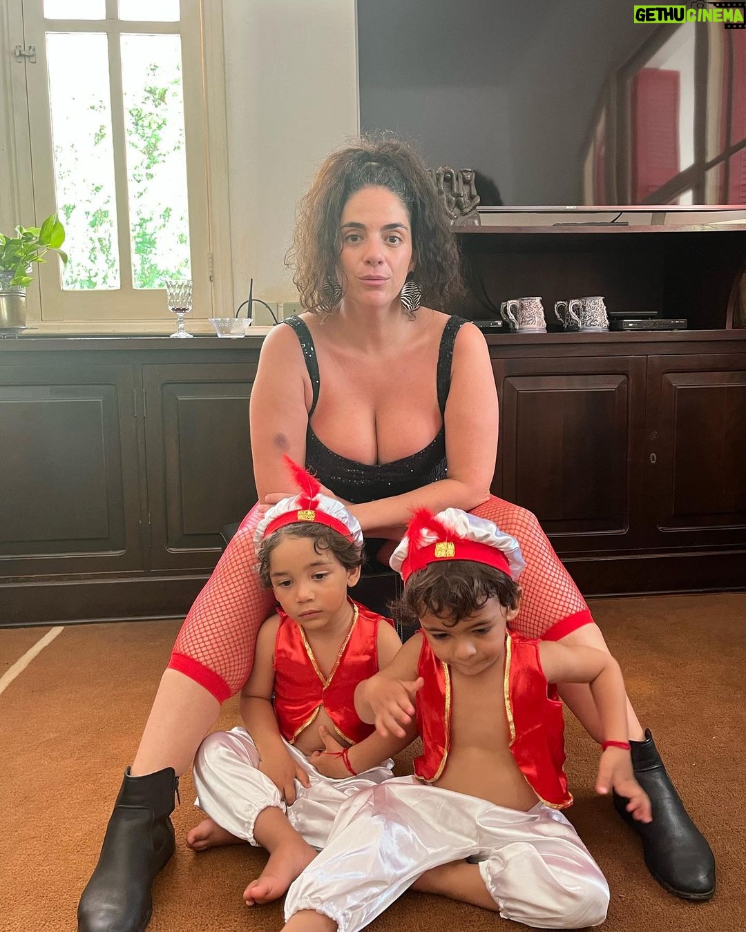 Martha Nowill Instagram - bloco dos rurais parte 2, adeus carnaval dois mil e vinte e quatro, da ala “tudo passa, só o roxo do meu braço continua”
