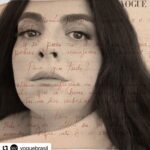 Martha Nowill Instagram - Ensaio p/ a @voguebrasil 💌 com texto lindo do @nomello que dá p/ ler ali no link da vogue. Na primeira foto a sobreposição que o @gil_inoue fez do manuscrito da Pagu sobre mim. Eu amei. Obg a todos que fizeram parte. Queria ver como ficaram as outras fotos que nao entraram e poder postar , mas tdo bem kkk ( @aresjeff obg pela ponte 😽) (@rafaelmoraes0707 obg por deixar a gente usar este tesouro) #Repost @voguebrasil with @use.repost ・・・ @marthanowill encerra hoje, 16.12, a temporada do monólogo ‘Pagu – Até Onde Chega a Sonda’, no @sescpompeia. A montagem, assinada pela atriz, tem direção de @eliasandreato16 e foi escrita a partir de um manuscrito inédito de Patricia Rehder Galvão, a Pagu, durante o período em que esteve presa na ditadura de Getúlio Vargas, nos anos 1930. “Sessenta e cinco por cento do texto é dramaturgia minha, e 35% é o manuscrito dela, que eu editei e fui colocando minhas intervenções”, explica a artista, que garante rodar os teatros brasileiros com a peça em 2023. Além dos palcos e das telas, Martha também se firmou na escrita. Autora do livro de poemas ‘O Que Ela Quer’, e do diário ‘Vermelho Russo’, ambos de 2013, atualmente se dedica à realização de um outro livro, previsto para o primeiro semestre do ano que vem, sobre sua gravidez de gêmeos, em 2020, aos 40 anos. “Escrevi um diário dos três primeiros meses da minha gestação e do que veio antes — como decidi engravidar, e todas as minhas angústias acerca da maternidade”, adianta a autora. No link da bio, confira a matéria que recheia a #VogueDezembro, em que a atriz dá mais detalhes da publicação e conta como criou o monólogo em que funde suas experiências como escritora, mulher e mãe com a intensa personalidade da musa modernista. Foto: @gil_inoue Texto: @nomello Styling: @jusans Beleza: @evangellista_ Arte: @louisesthe Produção executiva: @deialansky Assistente de foto: Duda Viana Assessoria: @instadapombo