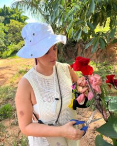 Martha Nowill Instagram - bloco dos rurais parte 2, adeus carnaval dois mil e vinte e quatro, da ala “tudo passa, só o roxo do meu braço continua”