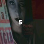 Martha Nowill Instagram - 5x Pagu   Patrícia Rehder Galvão, a Pagu foi cartunista, jornalista, dramaturga, poeta, tradutora, crítica literária e multiartista engajada com as questões sociais.   Anticonvencional por excelência, a obra de Galvão foi, ao longo do tempo, abraçada por mulheres, feministas, concretistas, marxistas, além das mais variadas correntes artísticas e sociais, que enxergam na figura de Pagu um emblema da força feminista e vanguardista.   Em 2023 ela foi homenageada em grande estilo pela @flip_se   Para celebrar essa justa e merecida homenagem, convidamos a atriz Marta Nowhill (@marthanowill), idealizadora e protagonista do monólogo "Pagú - Até Onde Chega a Sonda", para ler e dramatizar alguns dos seus textos, feito que ela desempenhou com louvor e com toda a visceralidade que a obra pede.   Essas leituras deram origem à série 5x Pagu, que vamos disponibilizar nas nossas redes a partir de hoje.   E esse, é o primeiro vídeo, gravado na biblioteca do @cpfsesc   Apreciem sem moderação.   Entre os dias 24 e 28 de Outubro de 2023, o #cpfsesc recebeu mais uma edição do "Ciclo da autora homenageada", realizado em parceria com a @flip_se.   Inspirado pela produção de Pagu, intelectuais, escritoras e escritores debateram o impacto da autora no seu tempo, e o legado que ela deixa presente em nossos dias.   Para conferir o conteúdo na íntegra é só acessar: https://bit.ly/Pagu-CPF 📽: @virgulafilmes   #Pagu #5xPagu #flip_se #ciclodaautora #vemprocpf