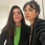 Martha Nowill Instagram - Minha Maria, este post não é homenagem, é uma gira pra vc. Que esta nova dança em torno do sol seja generosa com vc, como vc costuma ser com seus amigos e amores. Que vc tenha trabalho bom, gostoso, bem pago, desafiador, tb. Que vc tenha saúde pra todo o corre e pra ter alegria, prazer e energia de transgressão. Que vc brilhe como il faut, que sua palavra chegue nas pessoas e suas ideias tomem corpo no mundo. Que vc viaje, veja coisas lindas, tenha sempre uma bandeja farta e bonita de café da manhã no seu colo e seus amores por perto. Que seus filhos sejam cada dia mais fortes e amados e que a gente possa peruar de vez em qdo por aí e por aqui. Que vc e os seus tenham muito axé e proteção. Te amo. Feliz aniversário. Merda hj pra vc @isabelgueron e @rodrigomaranhaoeu
