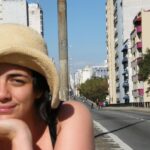 Martha Nowill Instagram - Morei a uma quadra do Minhocão por alguns anos. Todo domingo eu ia andar na pista fechada e ficava abismada com o absurdo que é esse viaduto atravessado na cidade de forma tão violenta e descabida, a ponto de se tornar poético. (pra quem não mora lá, obviamente) Em 2012, eu, @marcela.lordy e @deb_osborn fizemos um curta sobre São Paulo, amor e a especulação imobiliária chamado “Aluga-se”, e tinha um OFF sobre o Minhocão que eu adorava. Feliz aniversário para essa cidade que chamo de minha e que treina a gente em encontrar poesia em lugares improváveis. Te amo. fotos do @joaocare meu parceiro e namorado na época São Paulo, Brazil