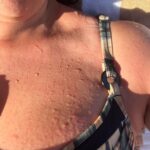 Martha Nowill Instagram - Voltamos. Posto enquanto espero o avião esvaziar, estamos na fileira 37. A pista ainda molhada da última chuva e o calor do ceará na minha pele empipocada do sol. Voltar de férias é meio esquisito.